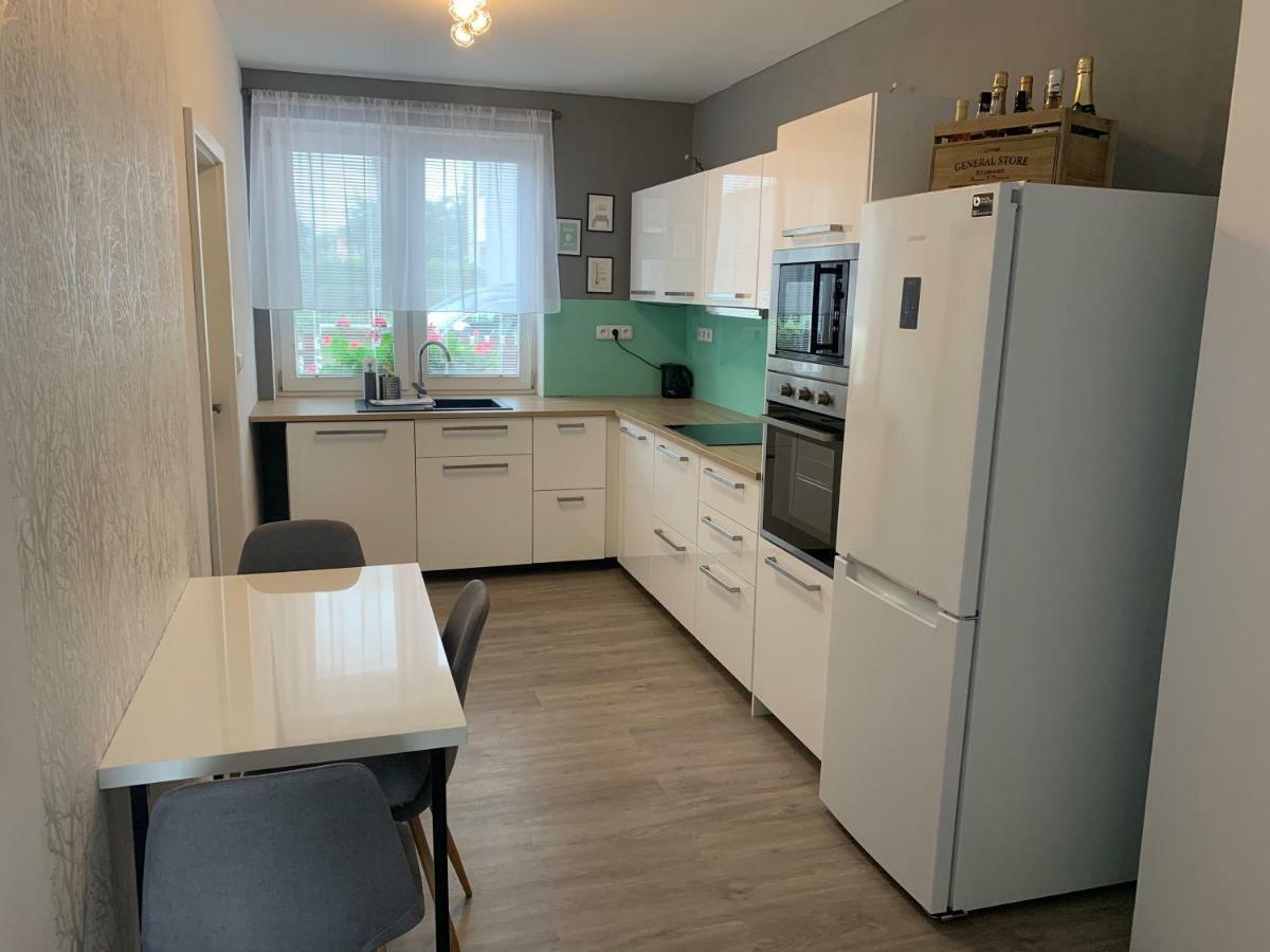 Tolarova Apartman Pardubice Eksteriør bilde